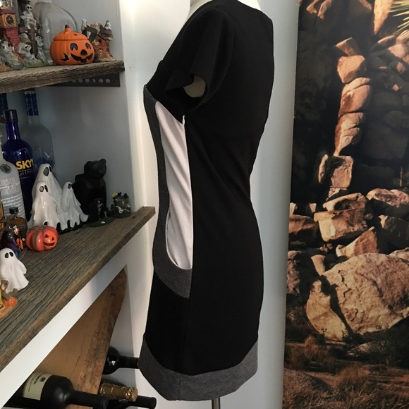 Mod style mini dress with hidden pockets - Picture 5 of 6